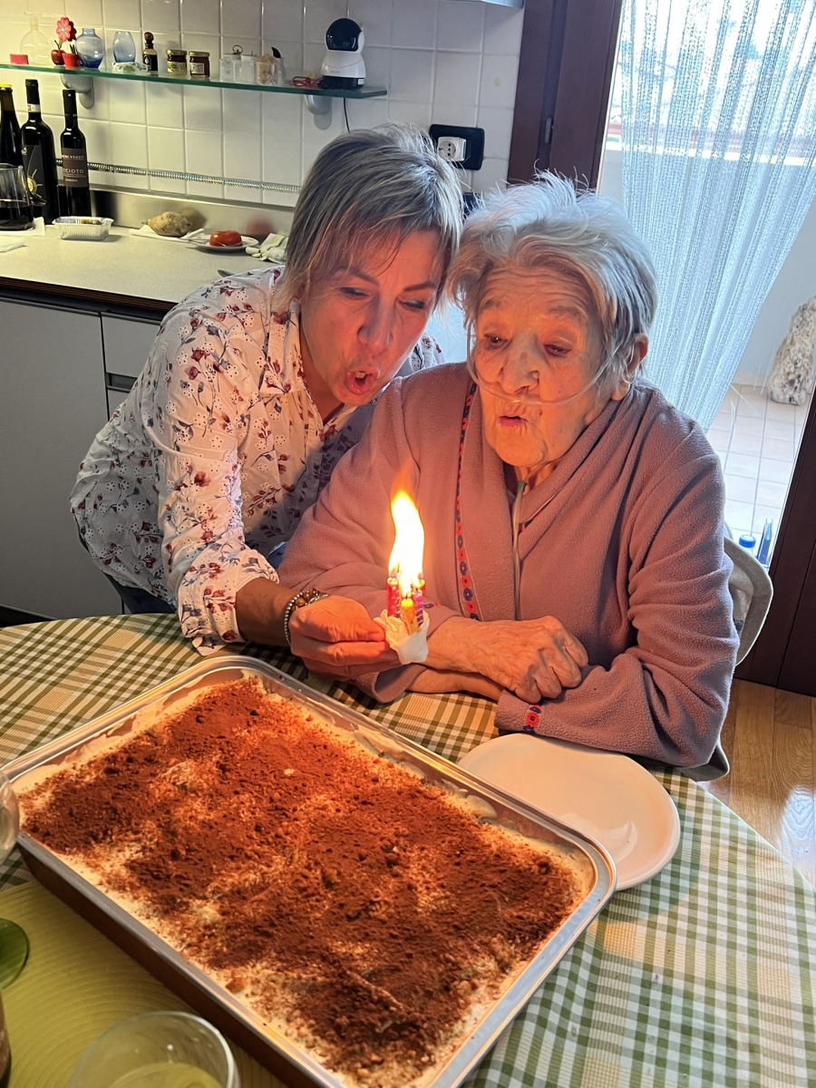 Rosy, ti voglio ricordare così, mentre spegni 80 candeline!