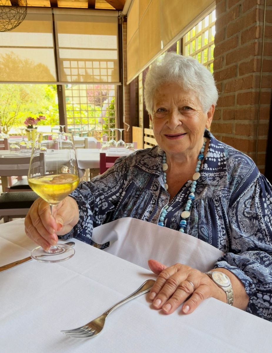 Brindo a te, Rosa, alla tua energia e il tuo sorriso